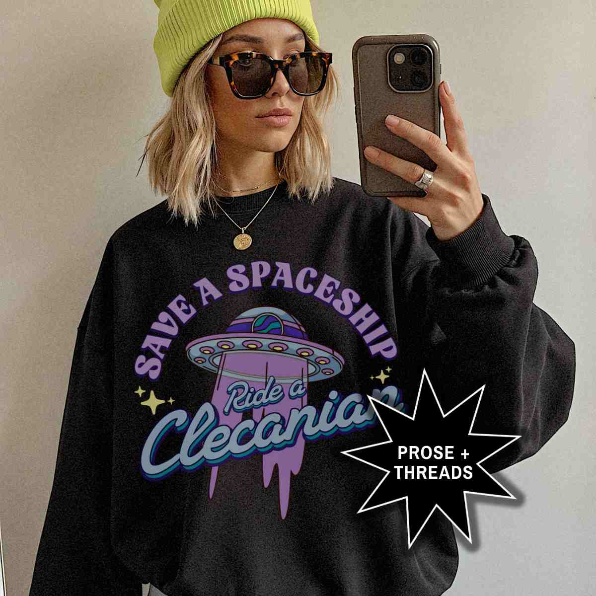 Alien romance reader sweatshirt for fantasy and BookTok fans