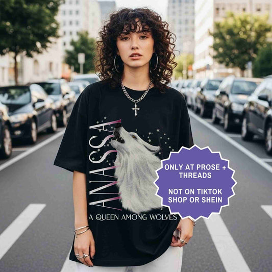 Anassa retro Dire Wolf tee inspired by Dire Bound. Vintage-style romantasy shirt for book lovers and fantasy readers.