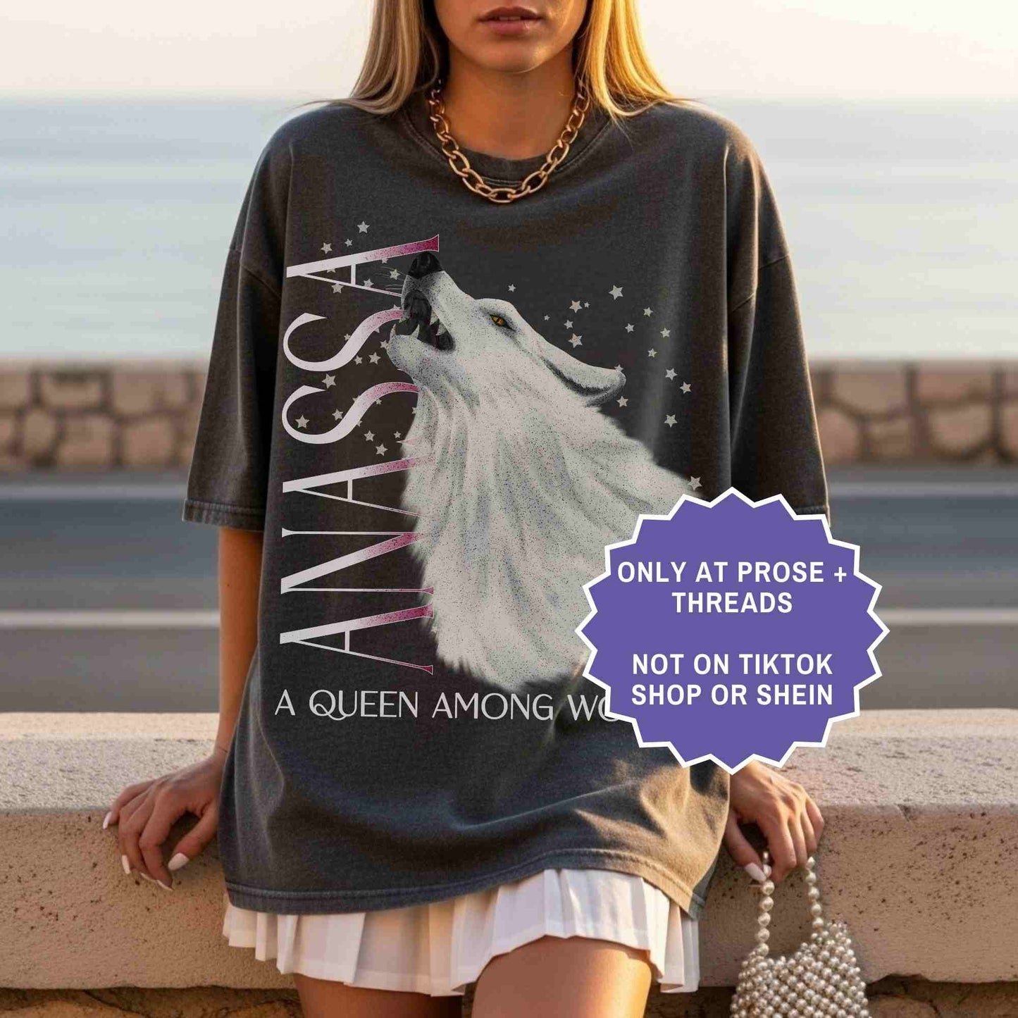 Anassa retro Dire Wolf tee inspired by Dire Bound. Vintage-style romantasy shirt for book lovers and fantasy readers.