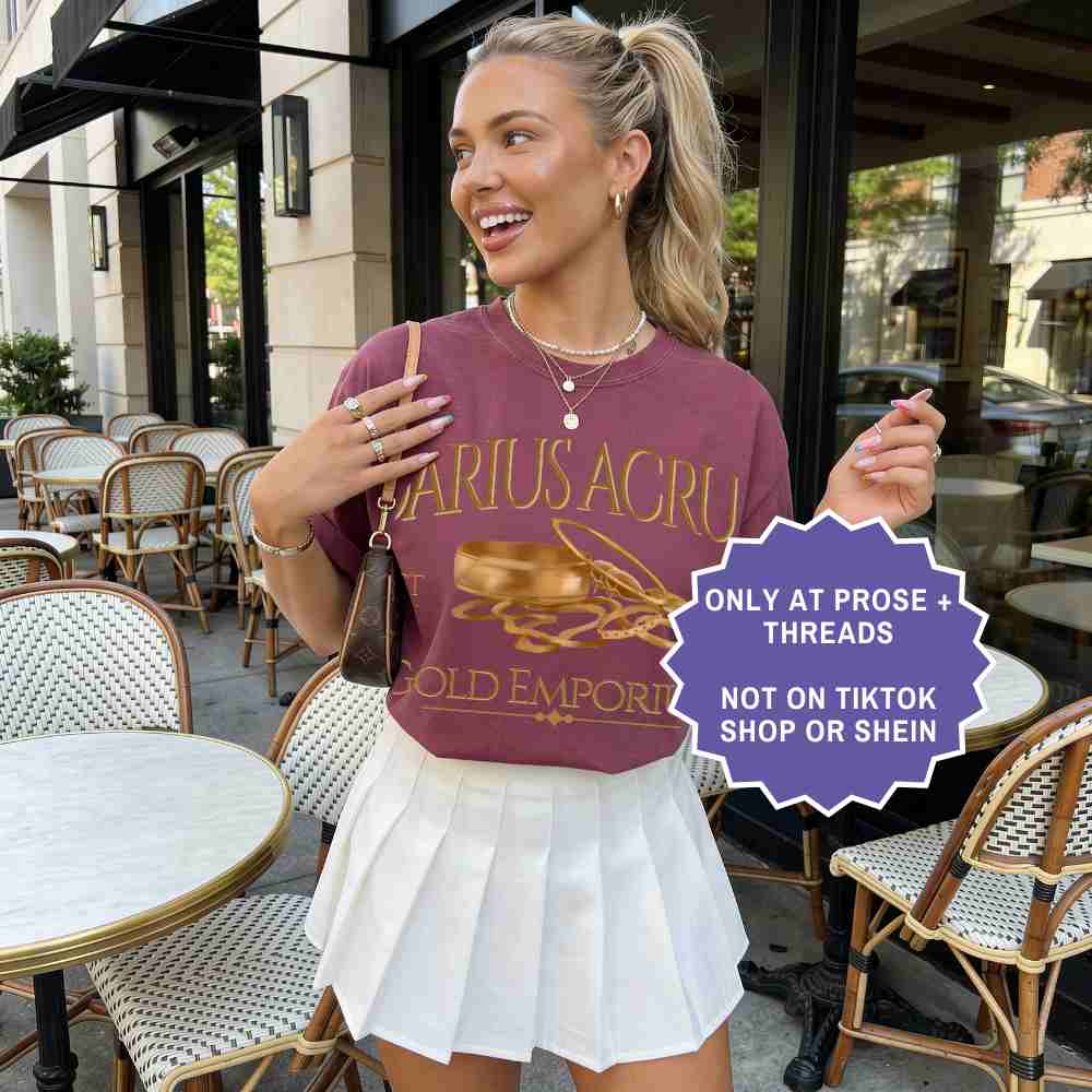 Cozy fantasy romance tee for romantasy lovers